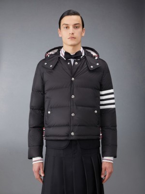 Chaquetas Thom Browne Downfilled Nylon 4-Bar Bomber Hombre Negras | BUH76X38743