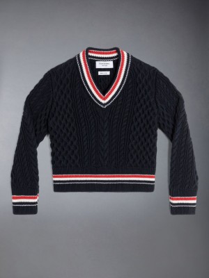 Pullover Thom Browne ARAN CABLE CRICKET STRIPE V-NECK Niño Azules | PVE43B56579