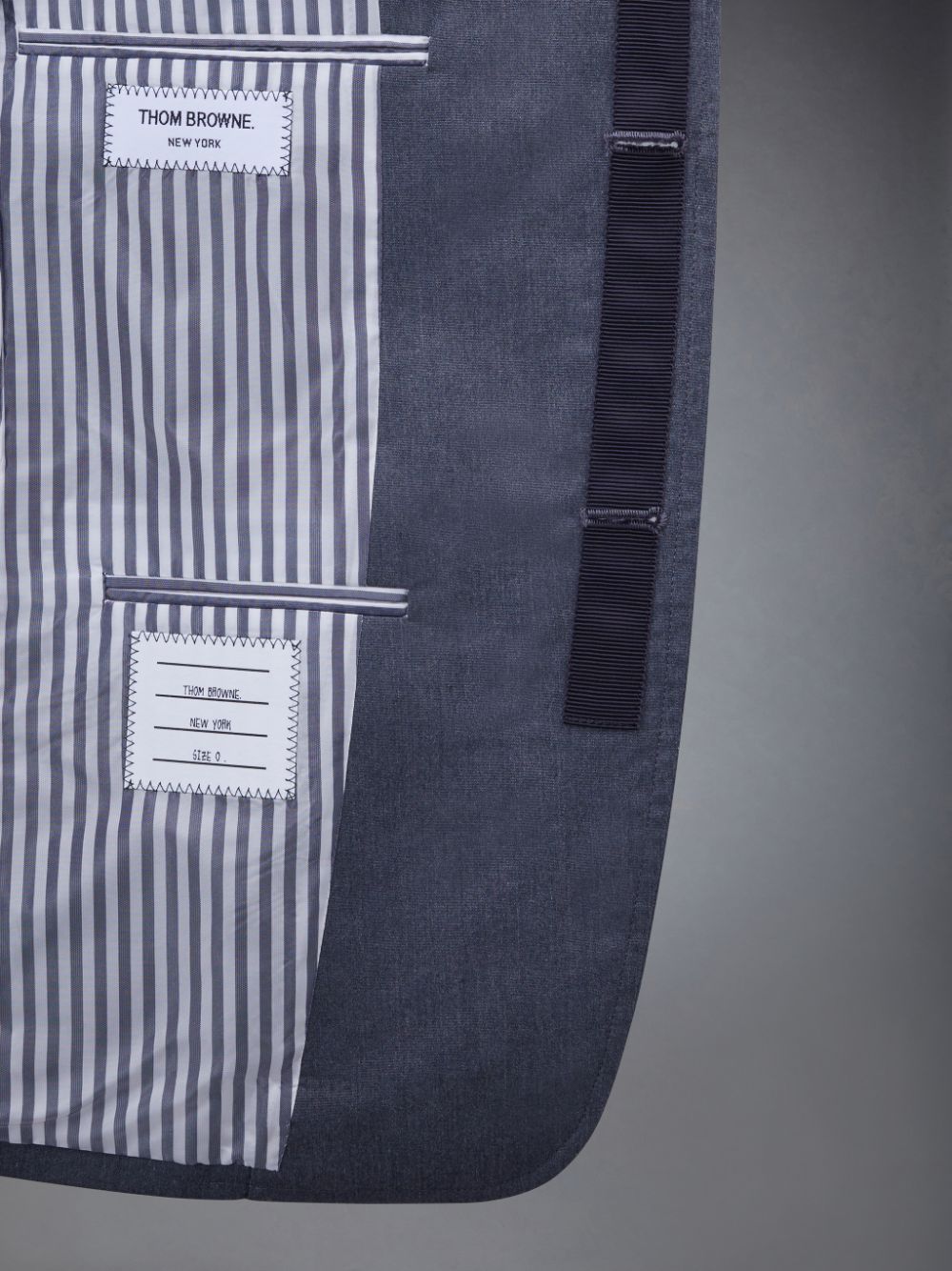 Abrigos Thom Browne Typewriter Cloth Armband Sport Hombre Gris | SGR03I85298