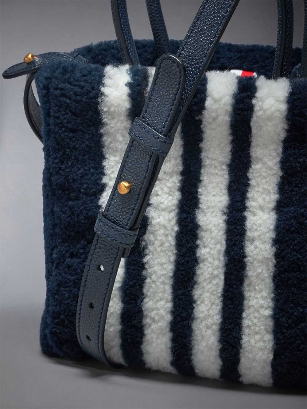 Bolso Tote Thom Browne Small Book W/ Intarsia 4bar in Curly Merino Shearling Mujer Azules | LLZ55T05998