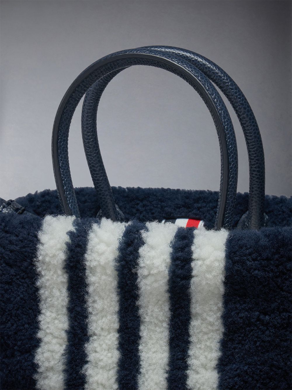 Bolso Tote Thom Browne Small Book W/ Intarsia 4bar in Curly Merino Shearling Mujer Azules | LLZ55T05998