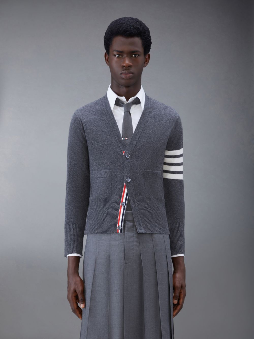 Cárdigan Thom Browne Cashmere 4-Bar Classic V-Neck Hombre Gris | LBD84L20046